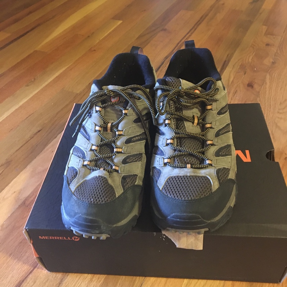 Men’s Merrill hiking shoes